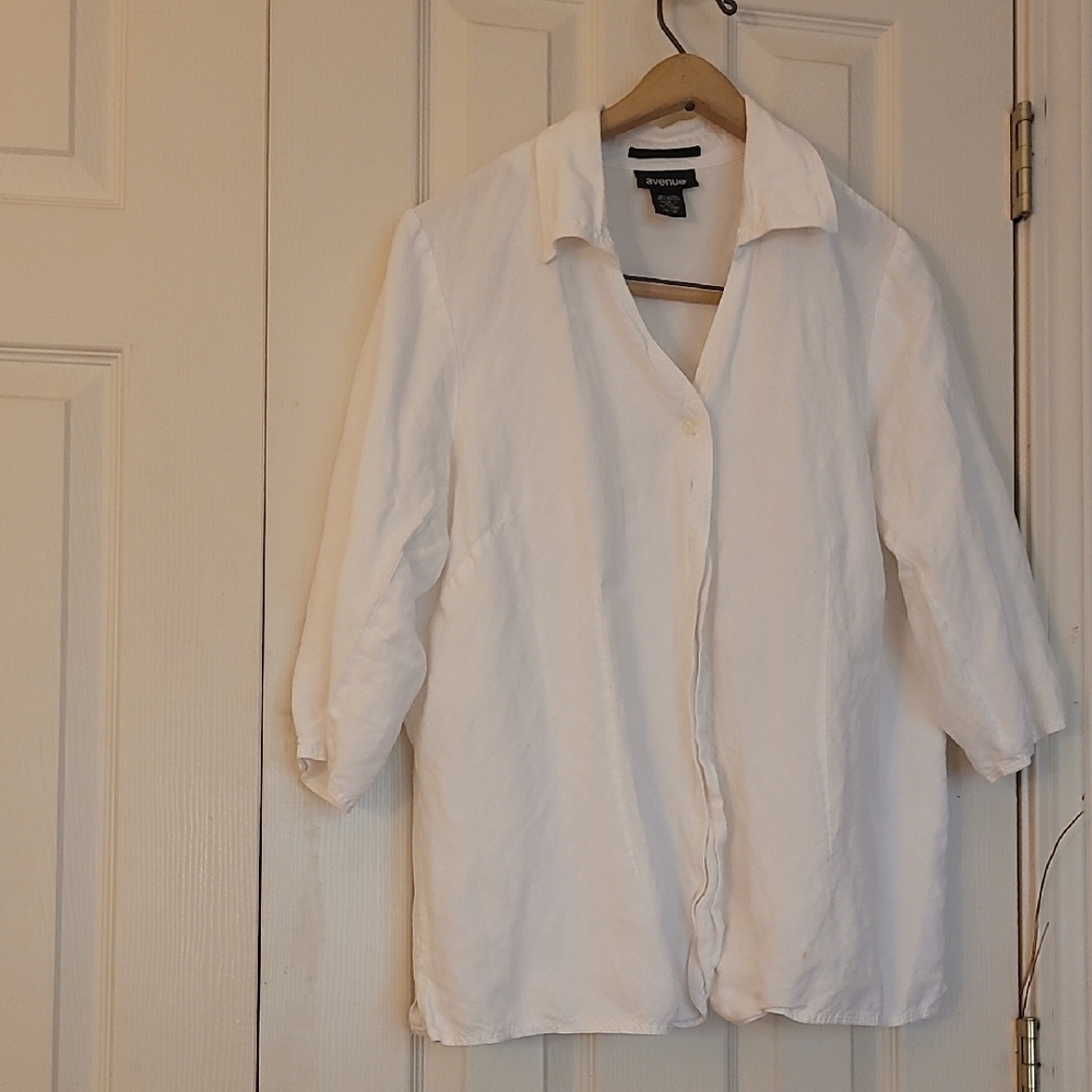 Avenue Cream Linen Blend Top